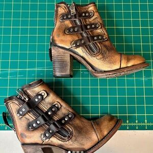 Freebird by Steven Distressed Bronze Brown Leather Ankle Booties size 8
